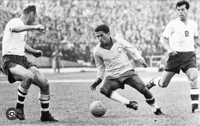 Brazil bay cao với "quái nhân" Garrincha 